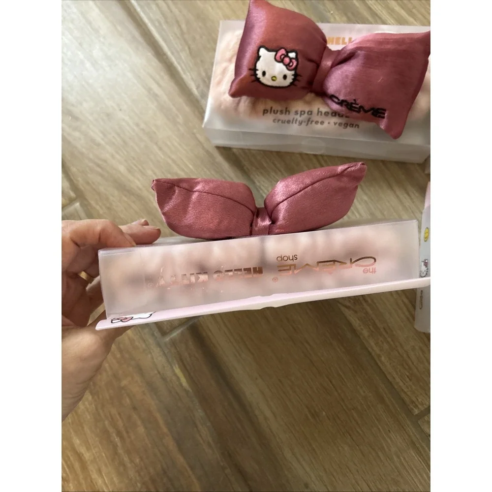 Lot Of 4 The Crème Shop Hello Kitty Plush Spa Teddy Headyband New